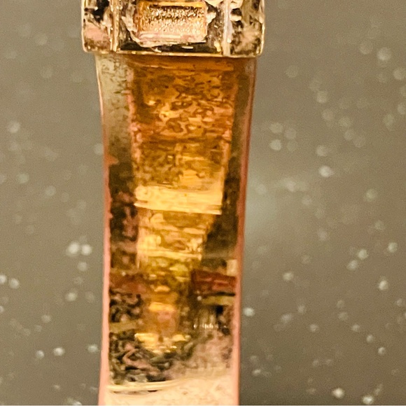 Tory Burch- White Leather Inlay Hinged Bracelet in Gold. EUC - Picture 7 of 8